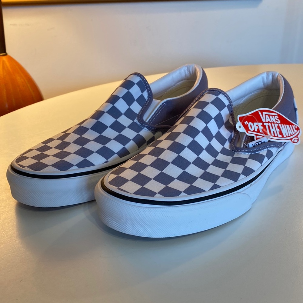 Vans classic slip-on. New slate gray & white